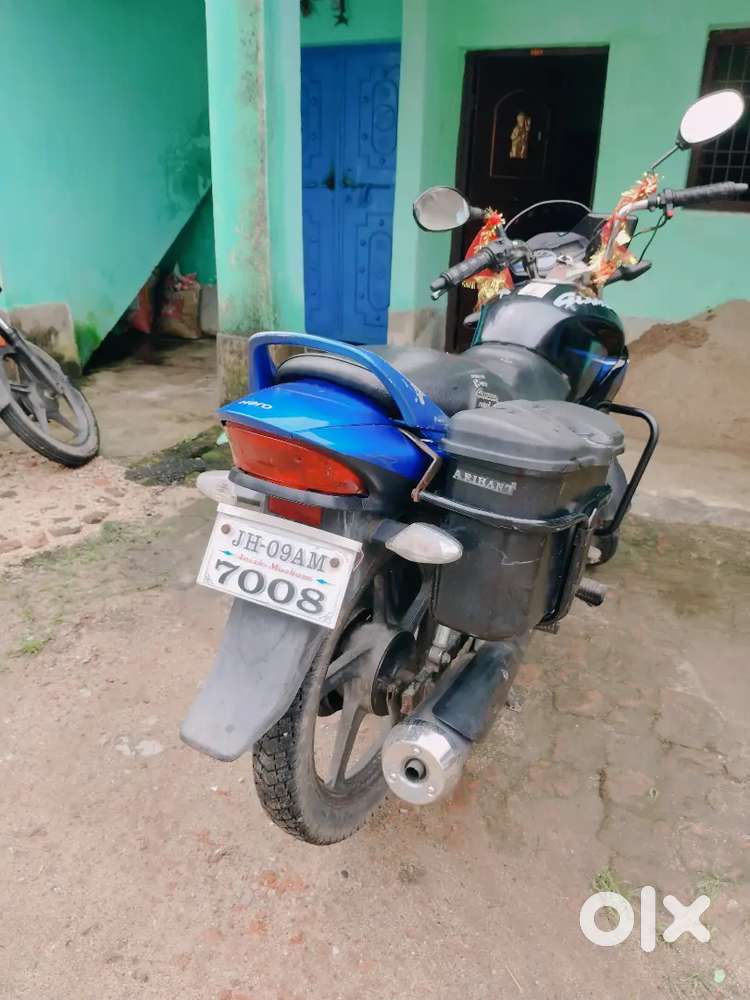 Glamour is in good condition