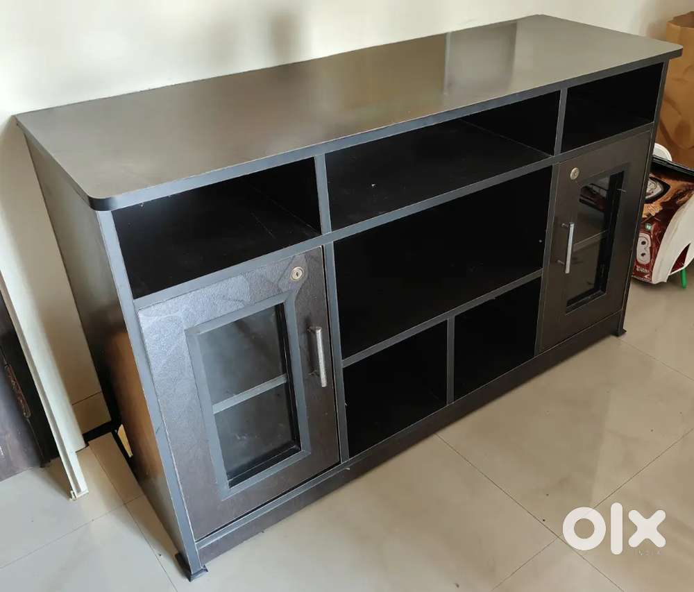 TV Unit cum Showcase