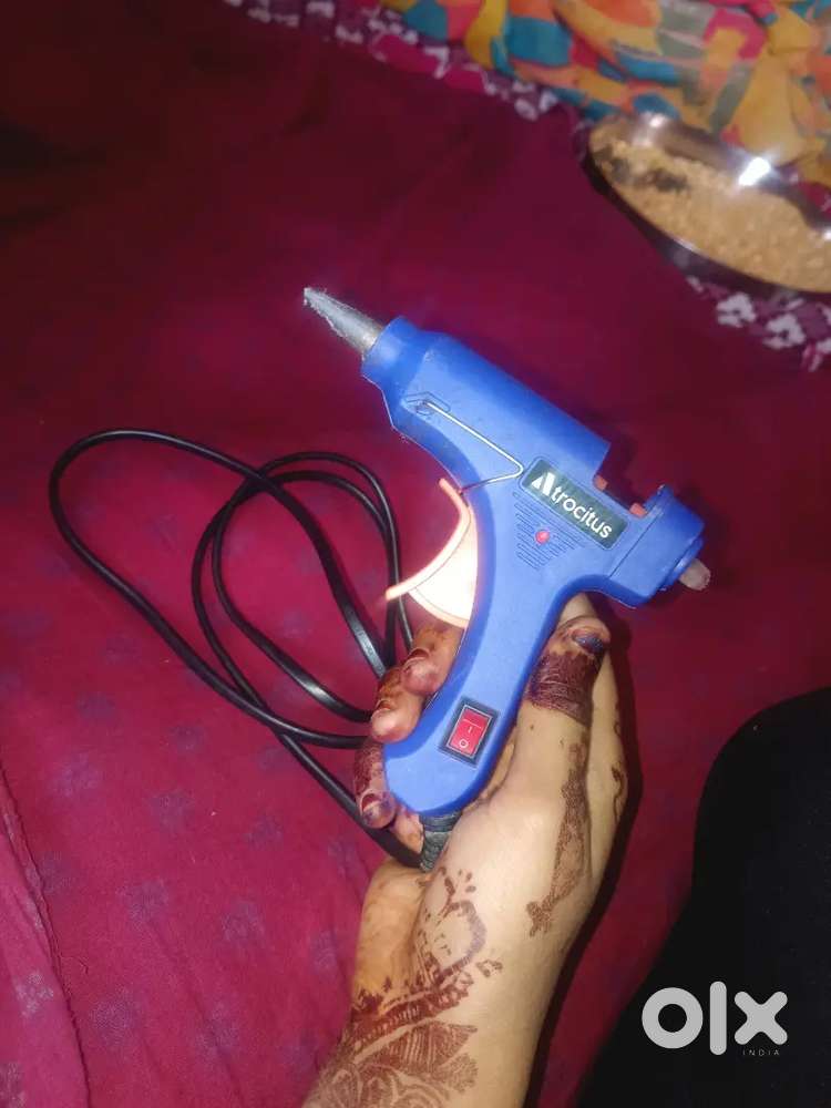 Glue gun machine