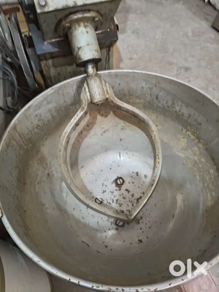 Roti bnani h subah ...2 gents ya ladies chahiye