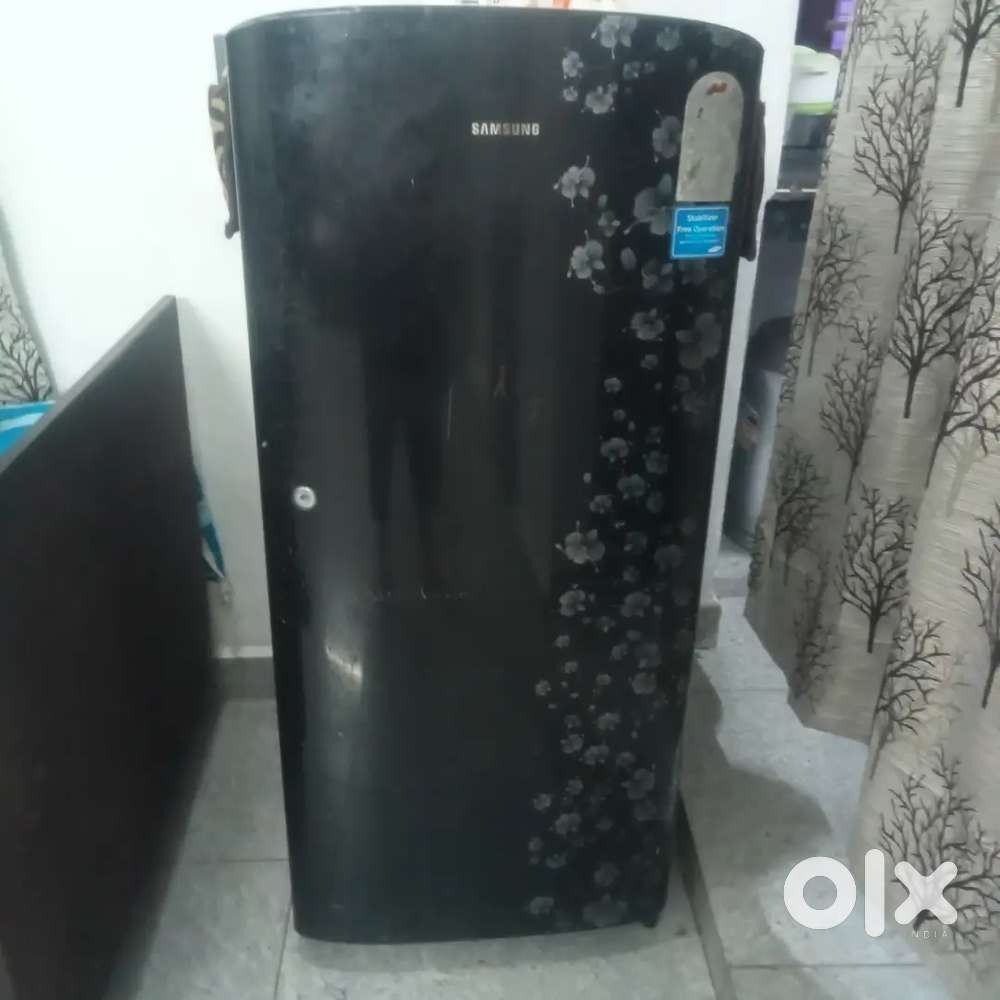 165 liter samsung fridge Good condition