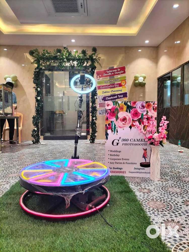 Selfie booth operator at geeta janti