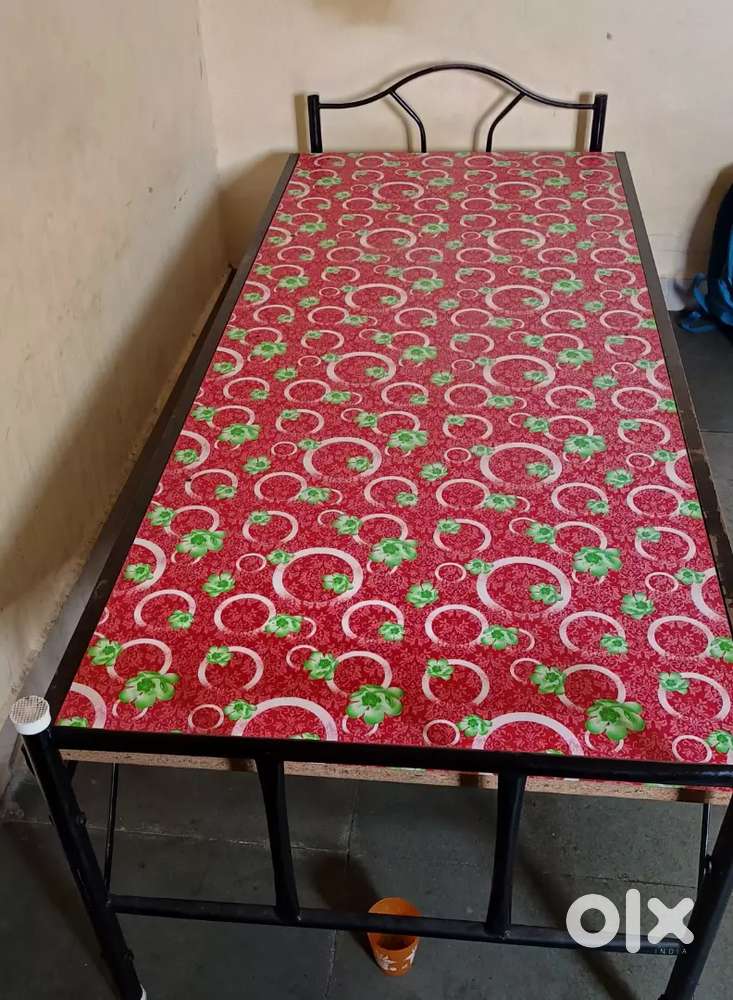 Leg Folding bed