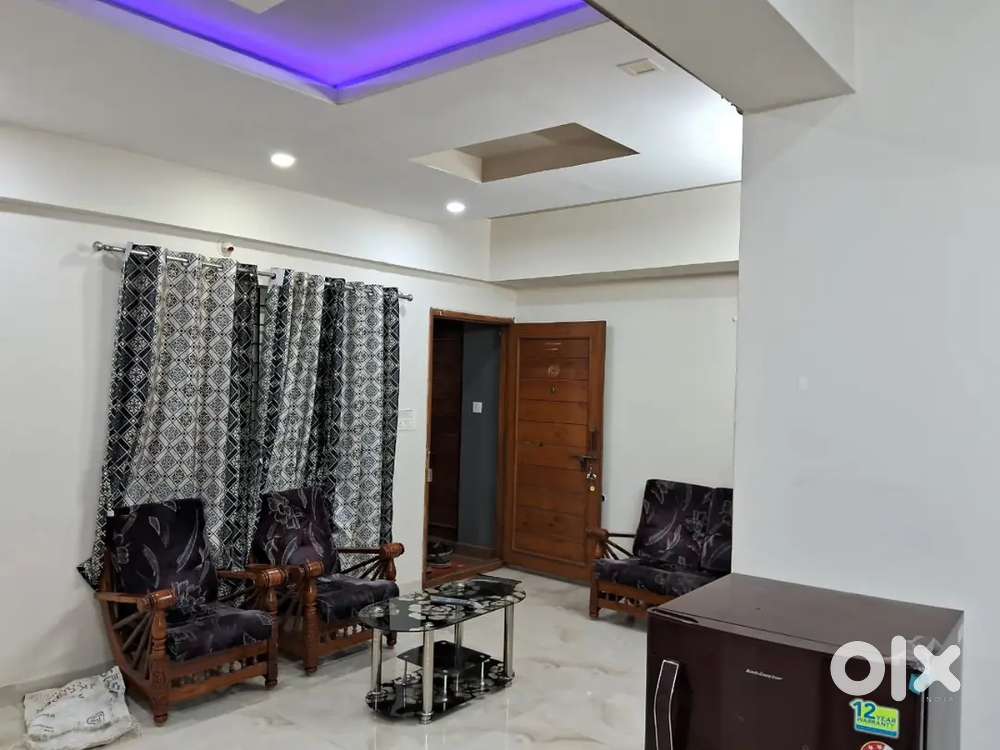 2 bhk flat fully furnished
