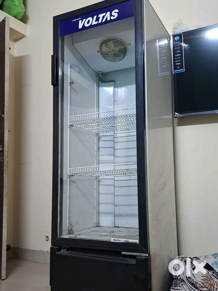 Voltas 100 Liter Single Door Visi Cooler with Canopy, Black, VC120