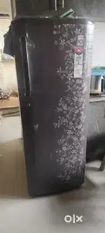 Selling my lg refrigerator 270 litres good condition