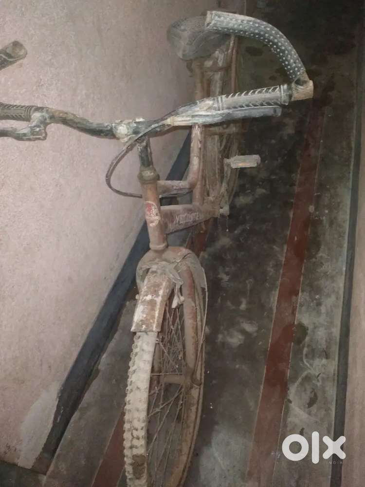 fully part working but looks wise seen bad condition bcz  of dust