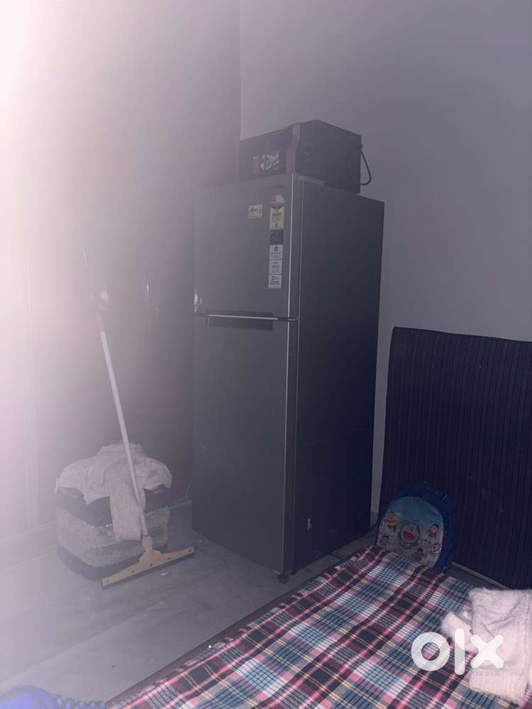 Double door samsung fridge 256 ltr