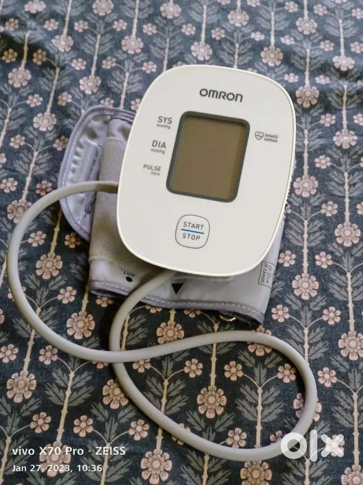 Omron pressure machine & Oximeter