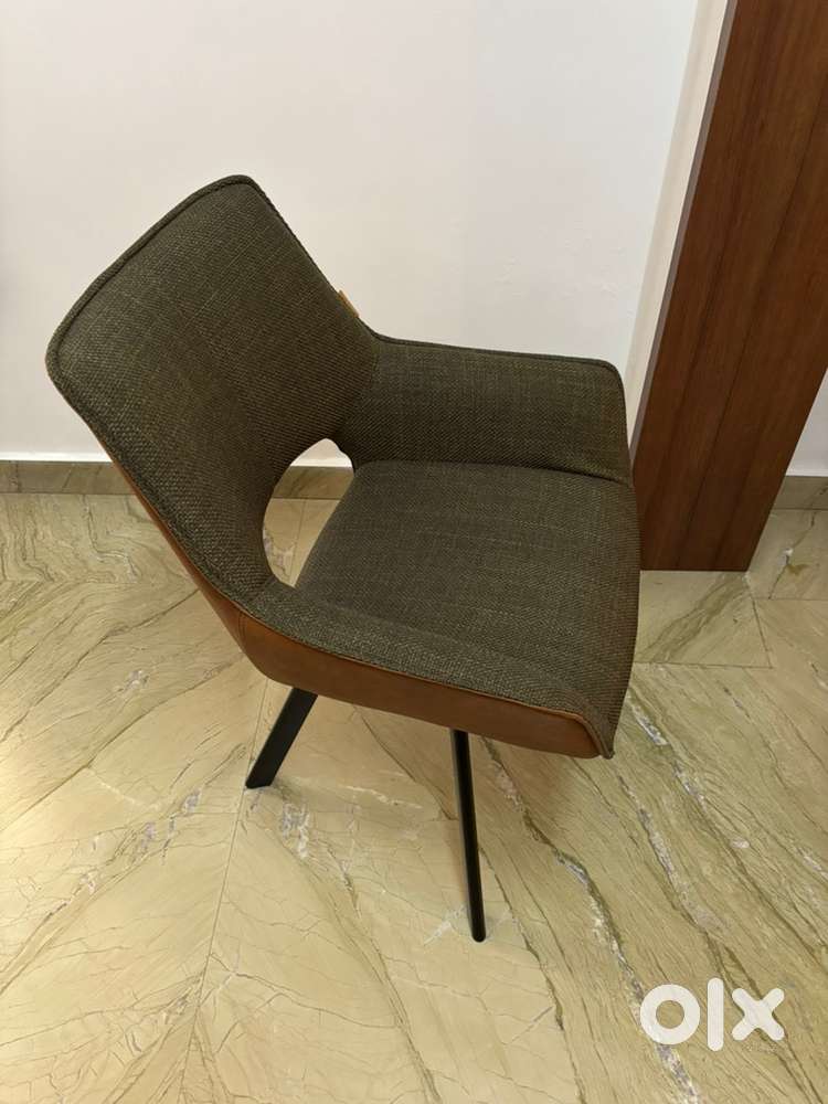 Swivel Chair (2 peice)