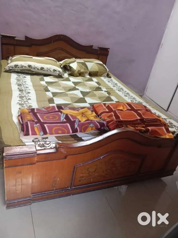 King size bed