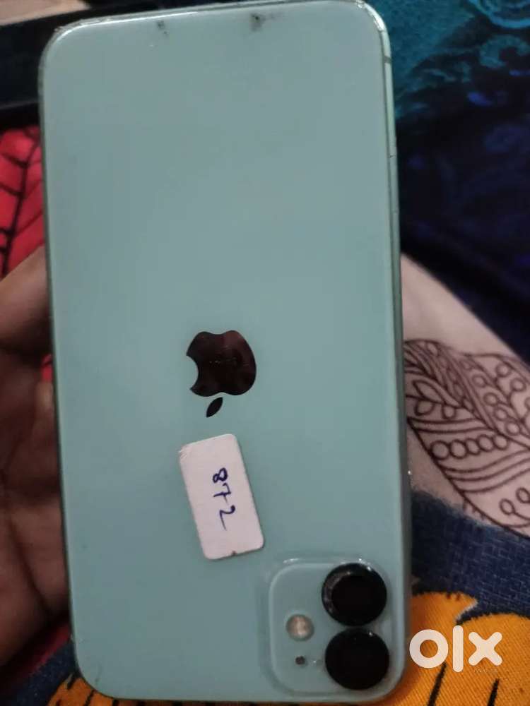 I phone 11 ok candition 100% all wark