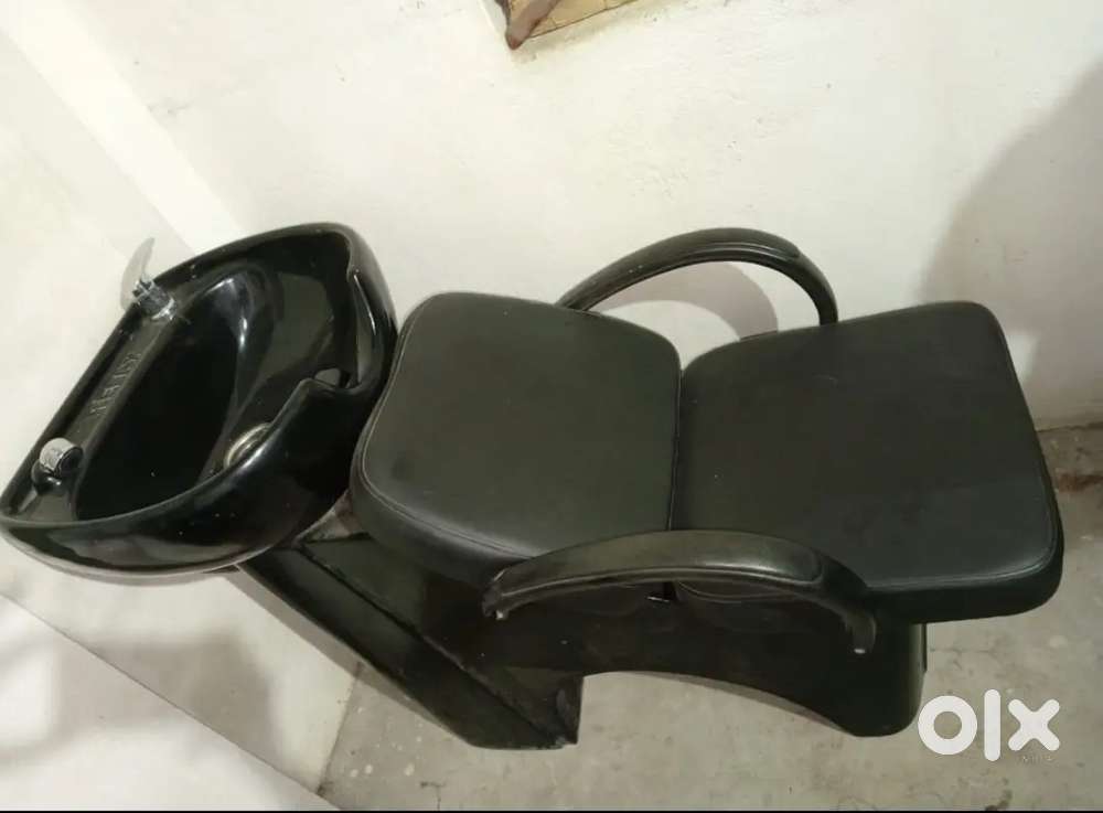 Parlour Shampoo Station