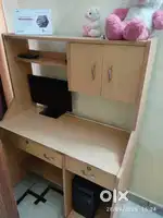 Computer table