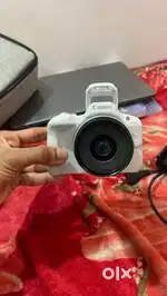 Canon EOS R50