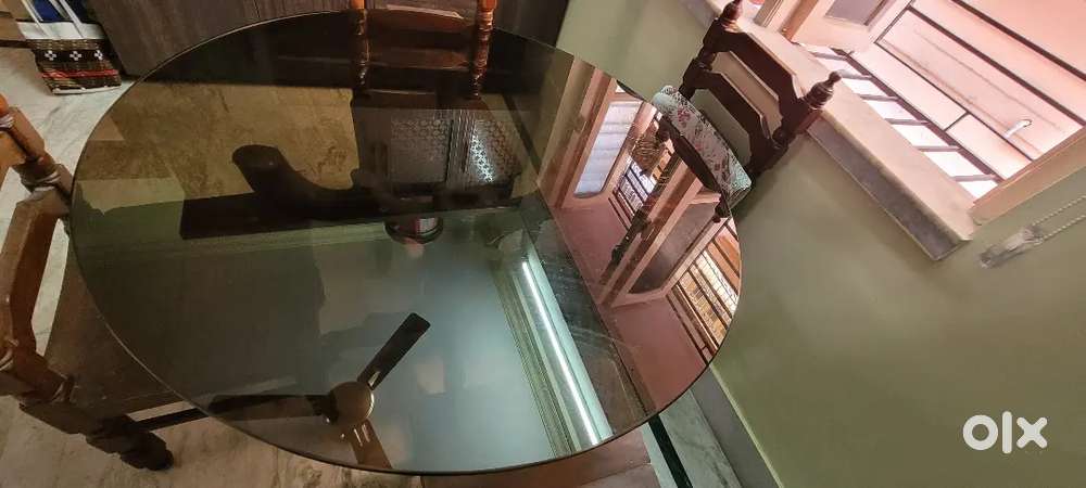 Dining table 4 seater