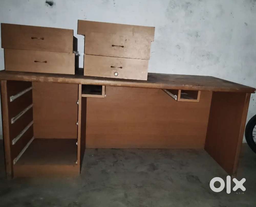 Best quality office Table