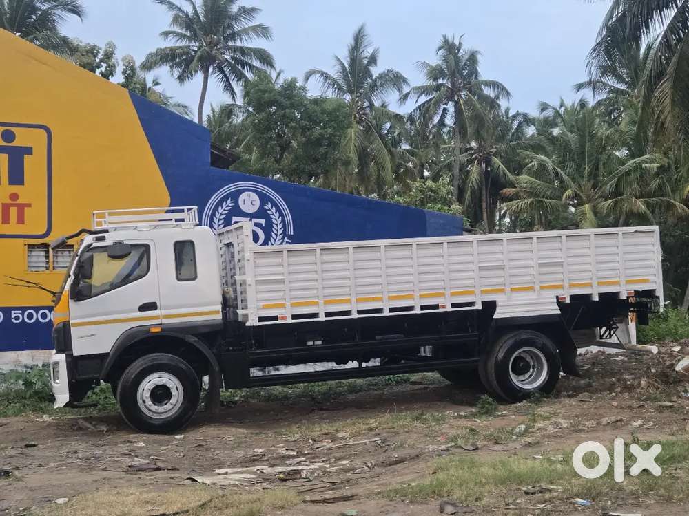 Driver with badge and Heavy License and Loadman