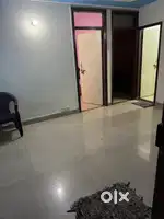 I need roommate only female