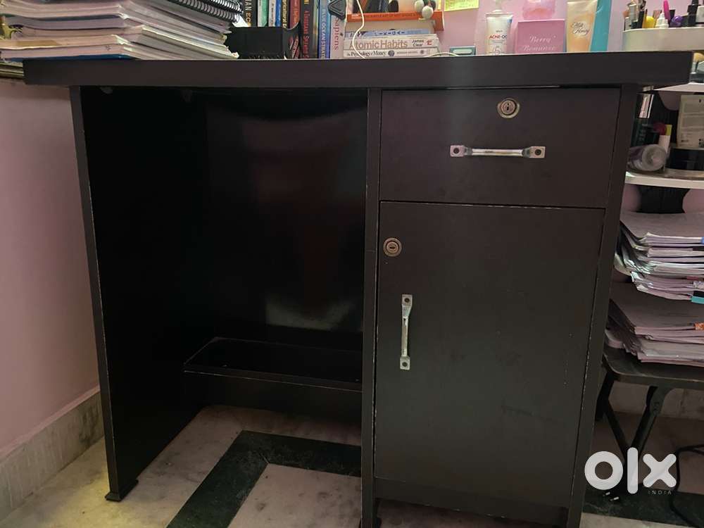 Study/office table for sale