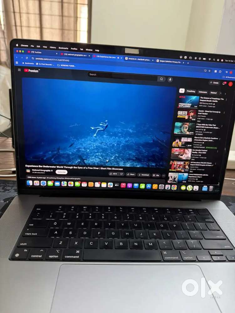 16-inch MacBook Pro: Apple
M1 Pro chip with 1TB SSD
and 16 core GPU  -