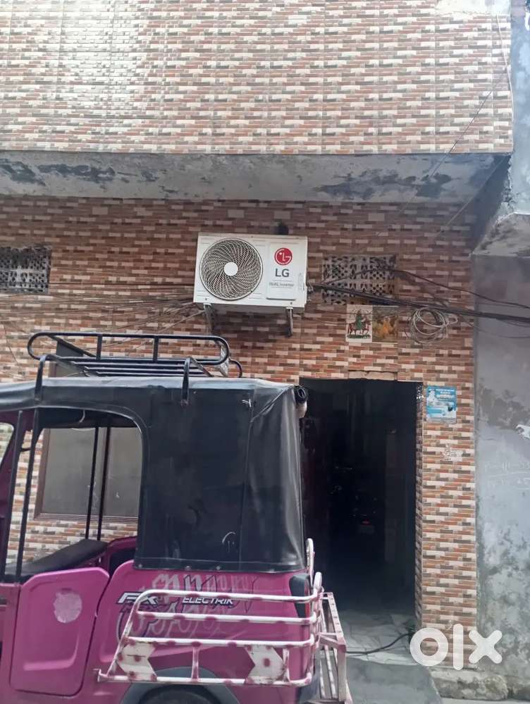 A good condition house for sale when you buy you ready to be moving...