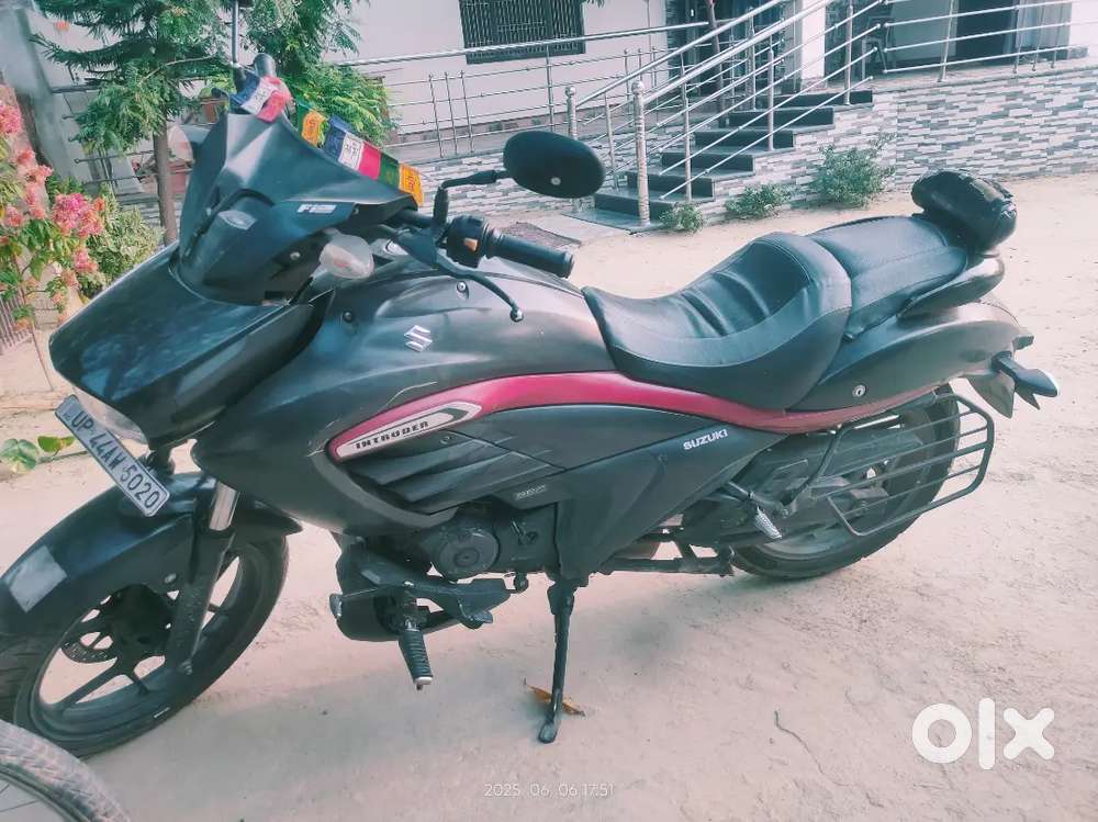 Intruder bike 150 cc Fi engine. Very mint condition.