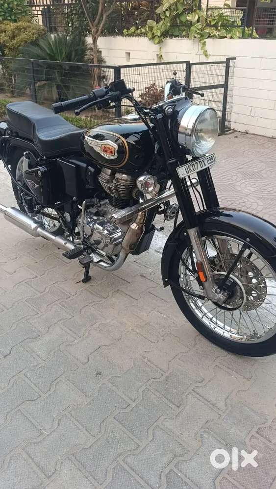 Bullet standard showroom condition very nice bullet first owner