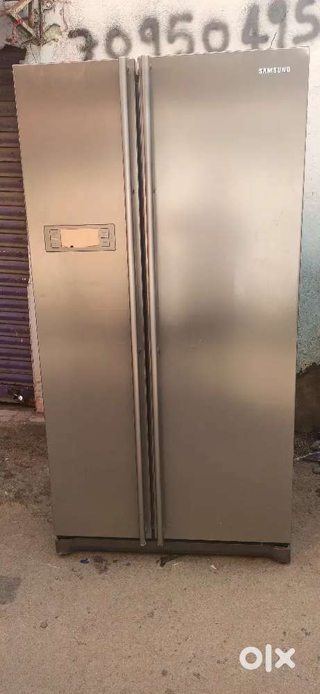 Sumsungs company refrigerator perfect condition  santosh nagar.