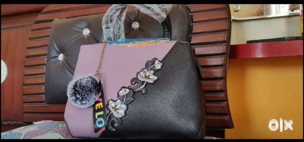 Stylish hand bag