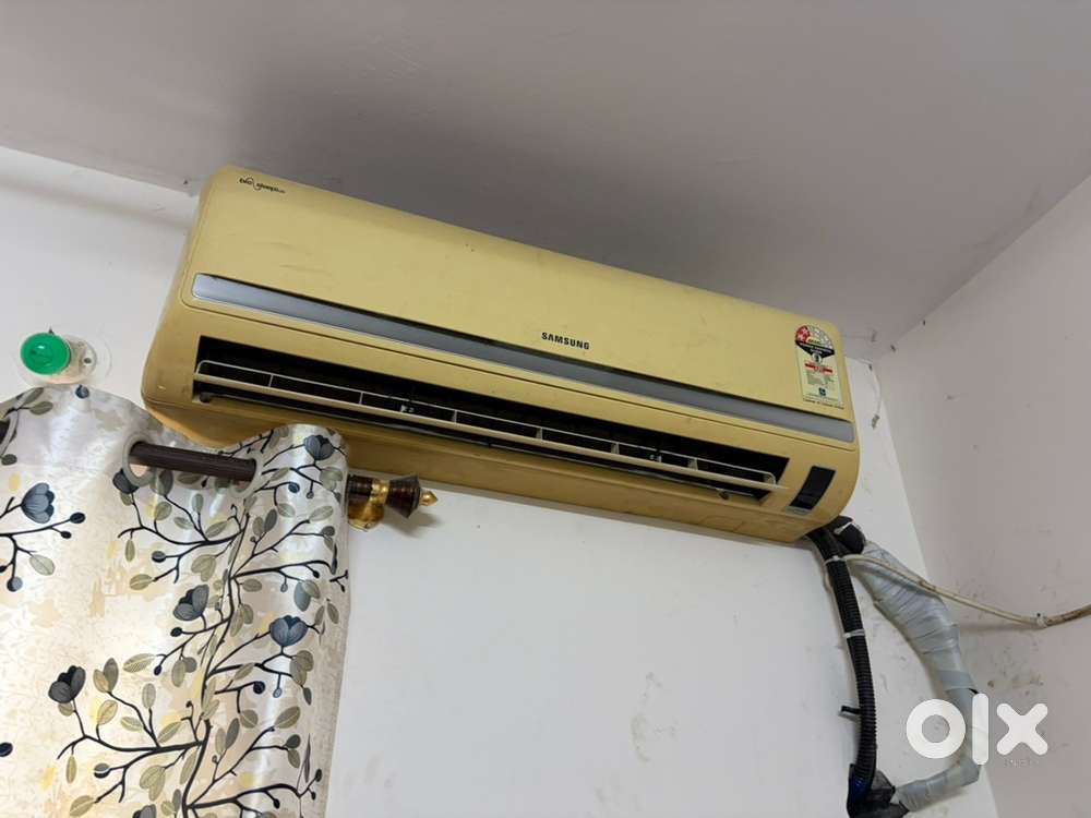 Second Hand Ac, working in a good condition