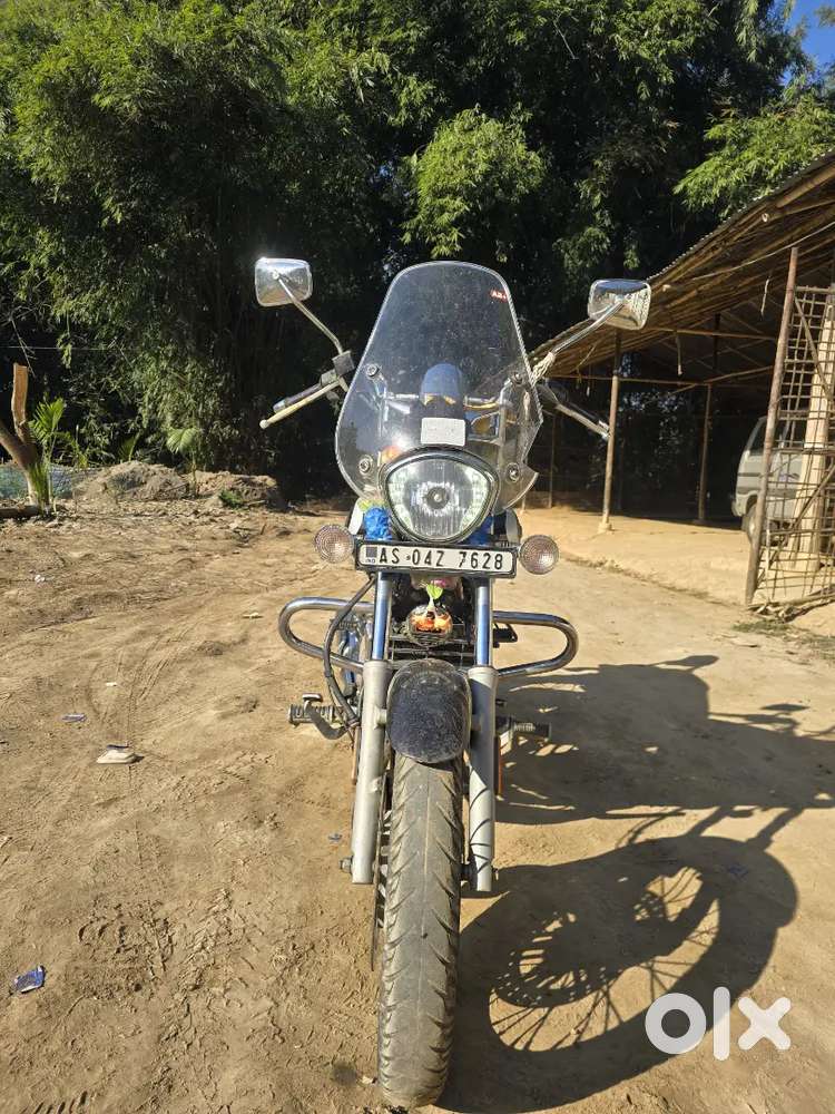 Bajaj Avenger 220 cruise BS4