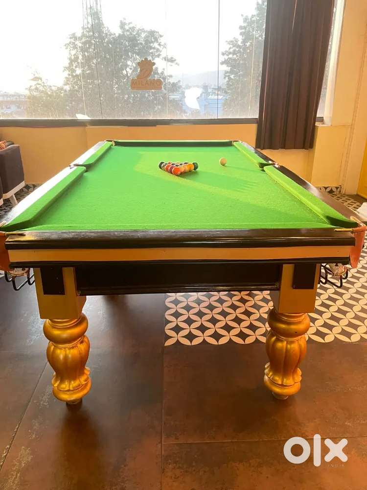 Pool table