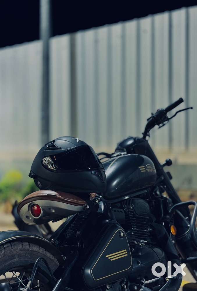 Dual channel ABS ,330 cc liquid cooled with heavy duty pillion seat.