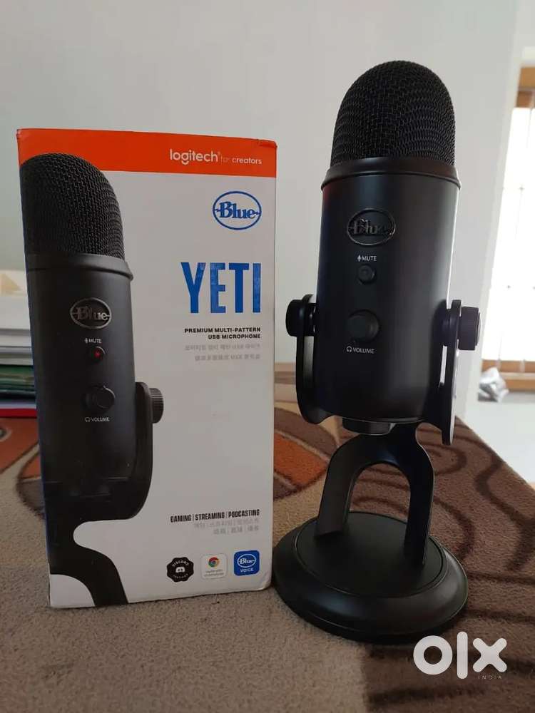 Blue Yeti Premium USB Microphone - Ideal for Streaming, Podcasting