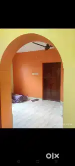 (only 4 girls allowed)near GST road.can see Gst road from upstairs.