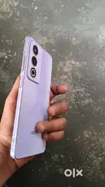 8 month old hai .. bill box charger sab kuch hai .koi kami nai h
