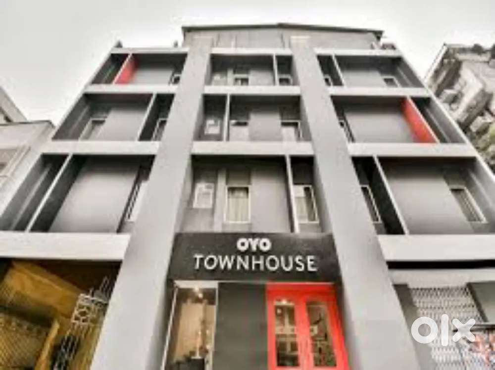 CALL HR - MA'AM  OYO HOTEL में लड़के और लड़कियों की जरूरत है
