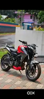 Bajaj ns 200