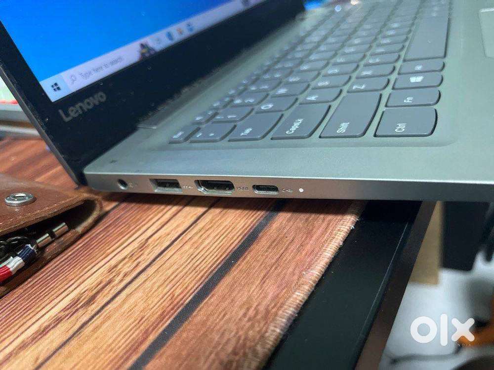 lenovo laptop 9th genration metal body ssd installed