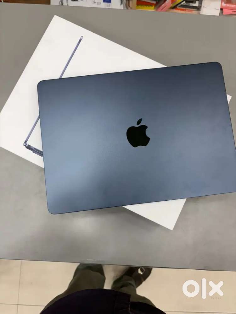 MacBook Air M4 16/256 9 month warranty Available