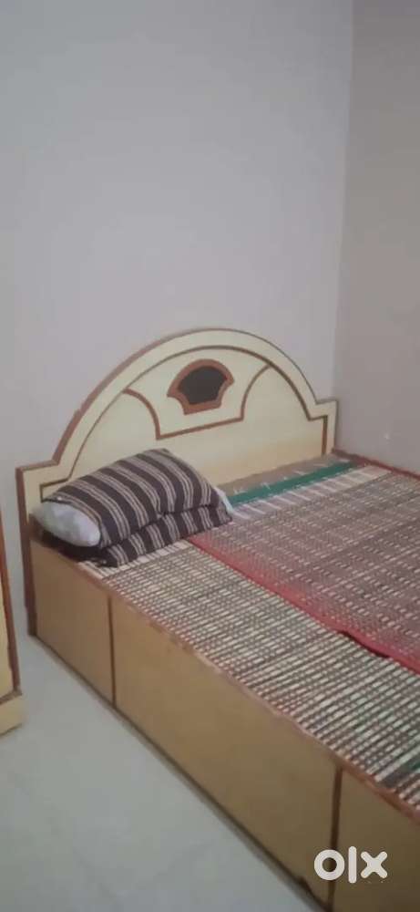 Room set in good condition