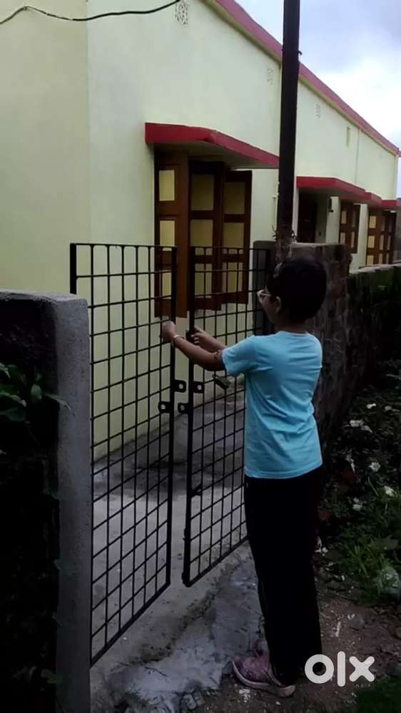 Single  stoed house sale