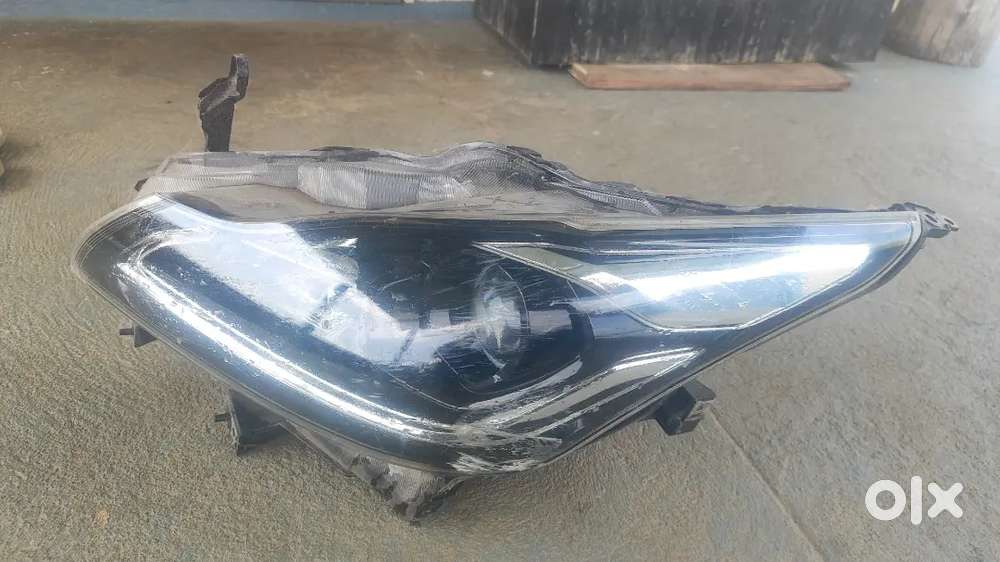 Baleno sigma left side headlamp assembly
