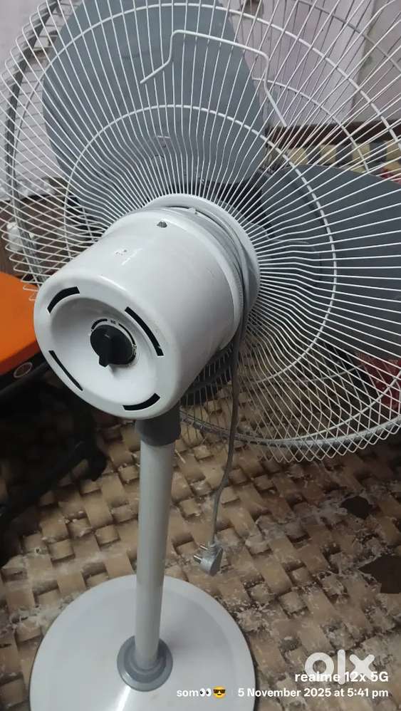STAND FAN ( BAJAJ )