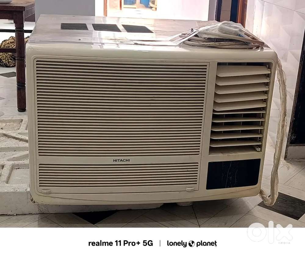 AC 1.5 TON Hitachi Window type