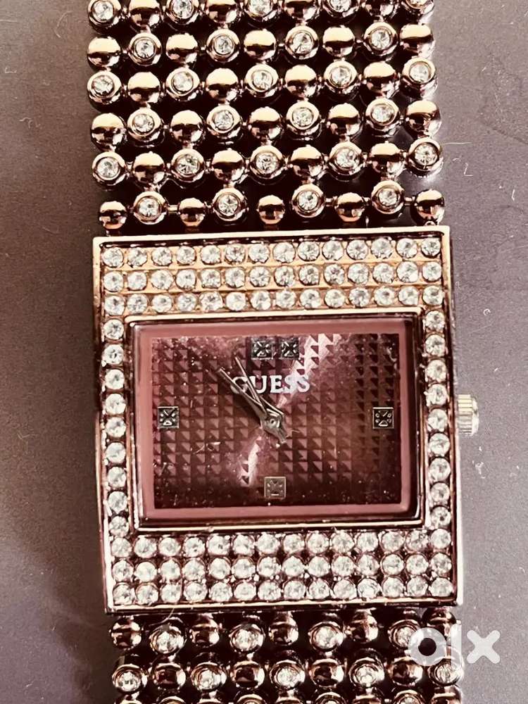 Elegant ladies wrist watch
