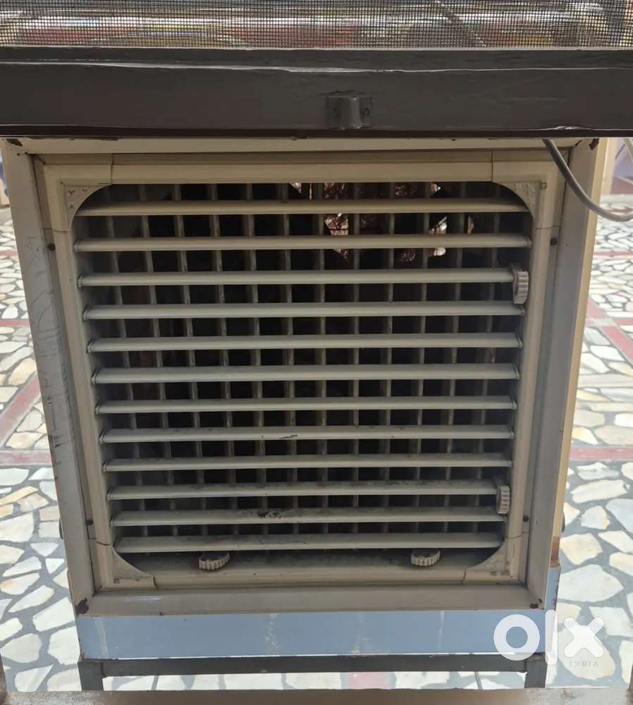 Supreme cooler in good condition