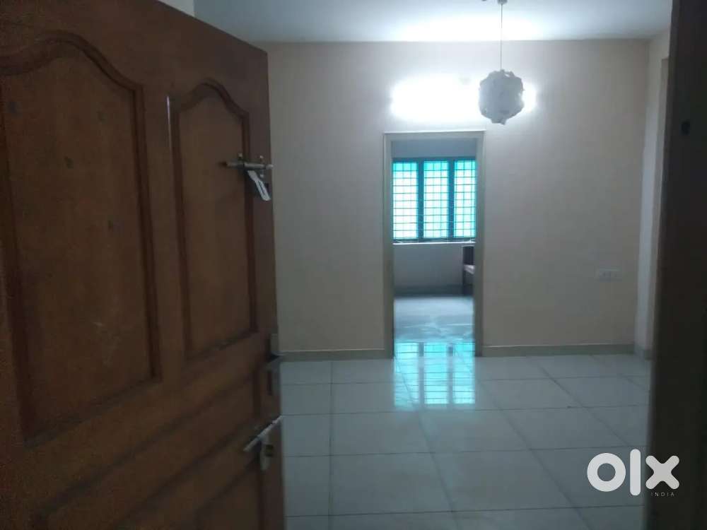 PG for ladies near Amala hospital. Single room attached.