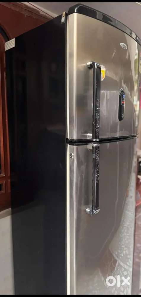 Whirlpool double door 340 ltrs refigerator
